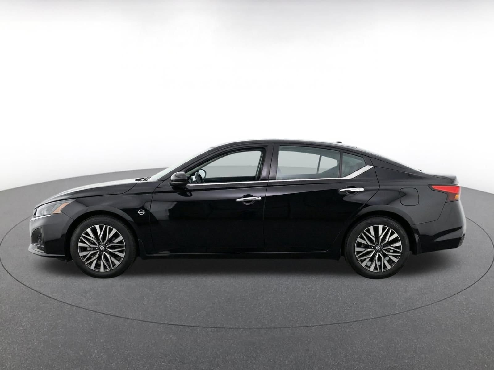 Thumbnail: 2025 Nissan Altima - 4