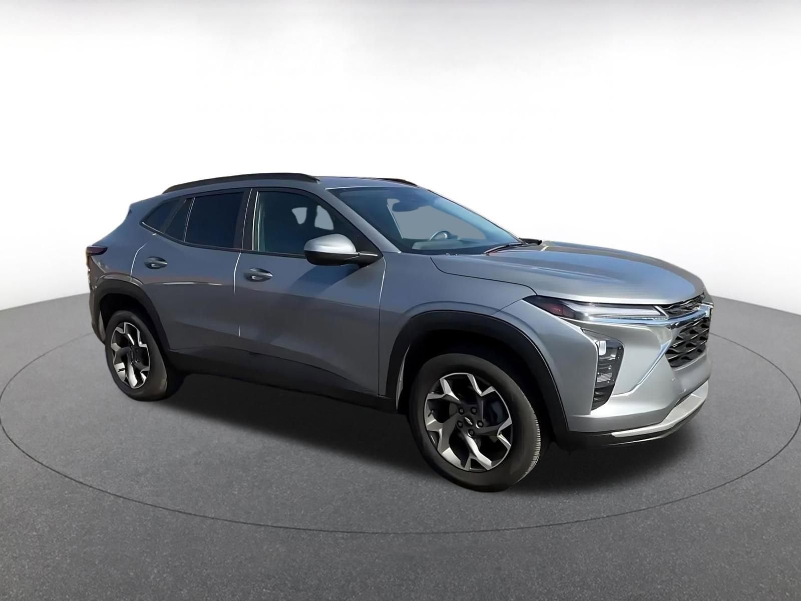Thumbnail: 2025 Chevrolet Trax - 2