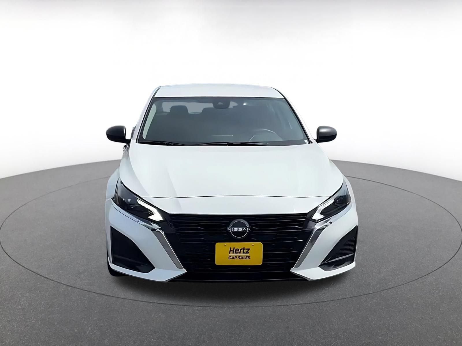 Thumbnail: 2025 Nissan Altima - 4