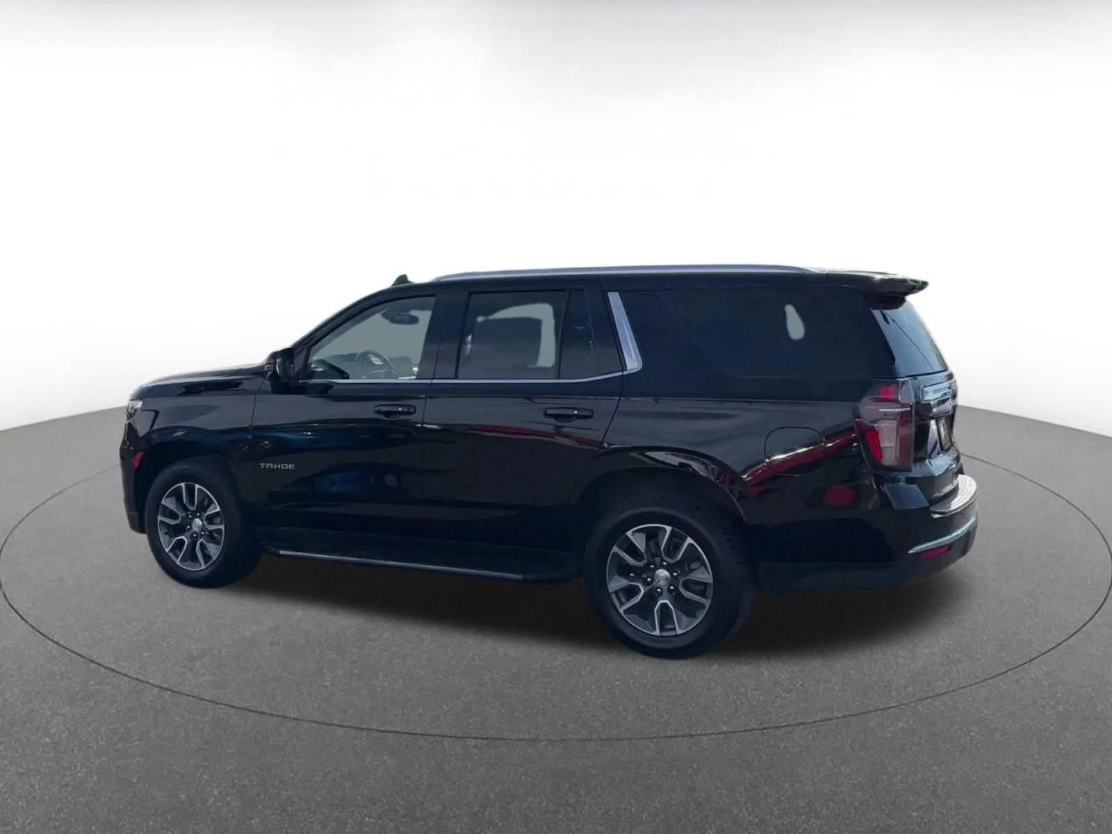 Thumbnail: 2024 Chevrolet Tahoe - 9