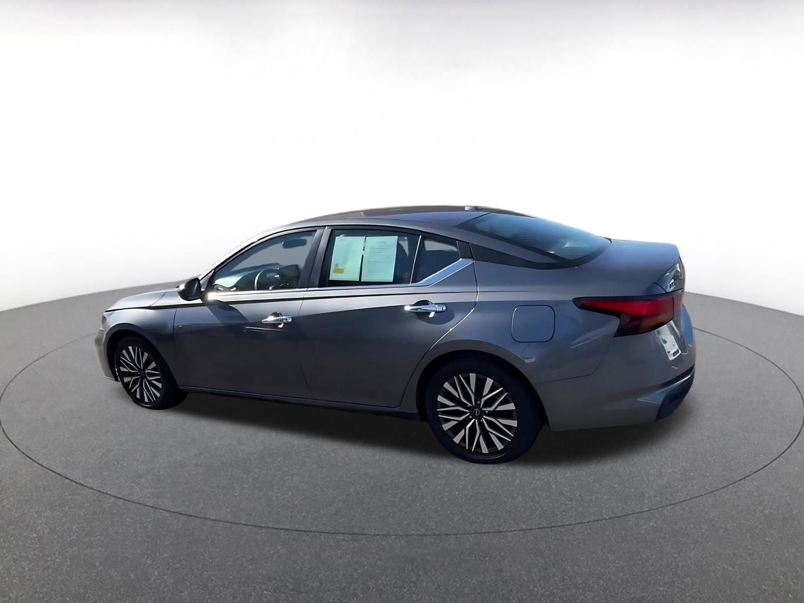 Thumbnail: 2025 Nissan Altima - 8