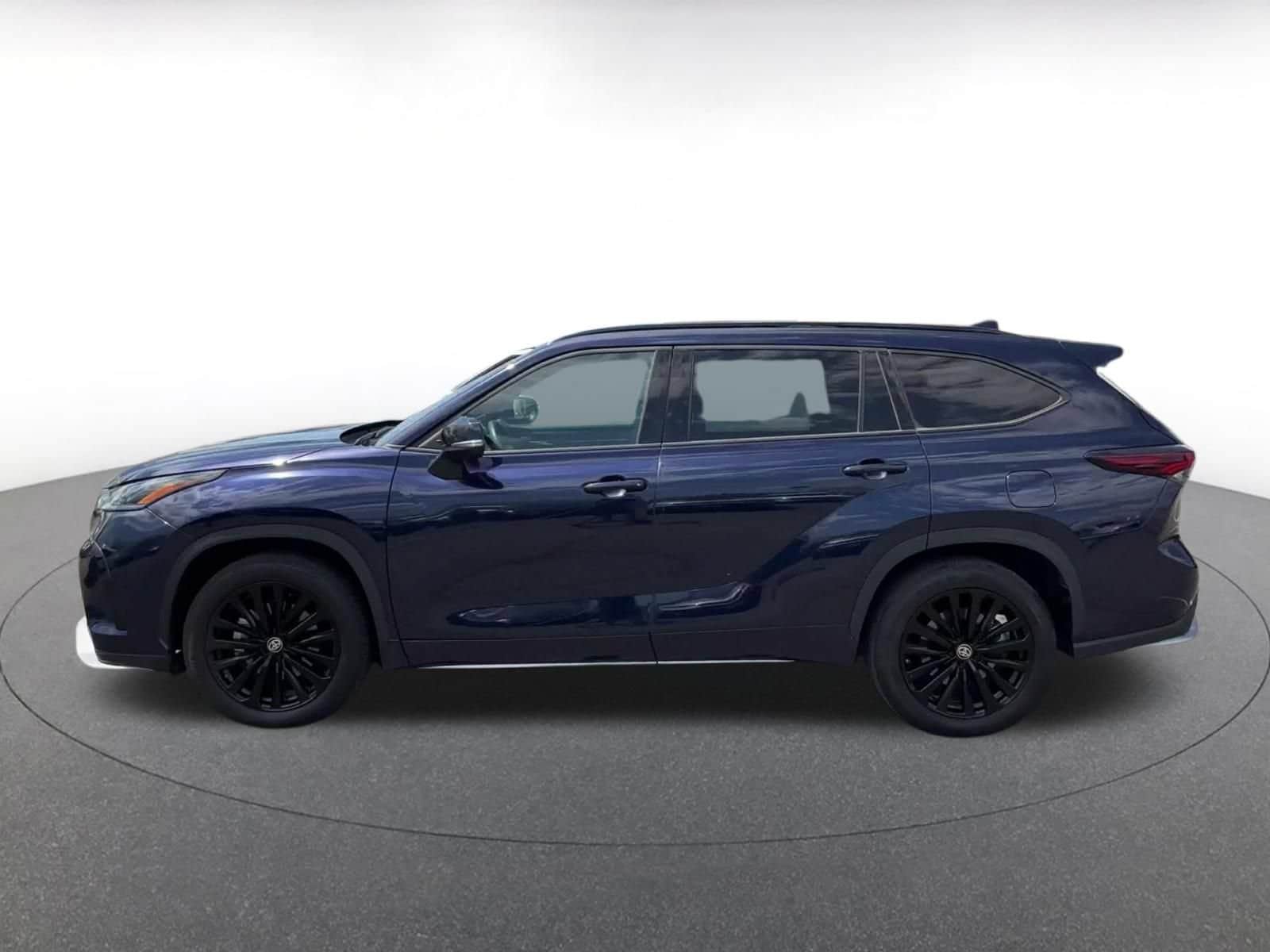 Thumbnail: 2025 Toyota Highlander - 8