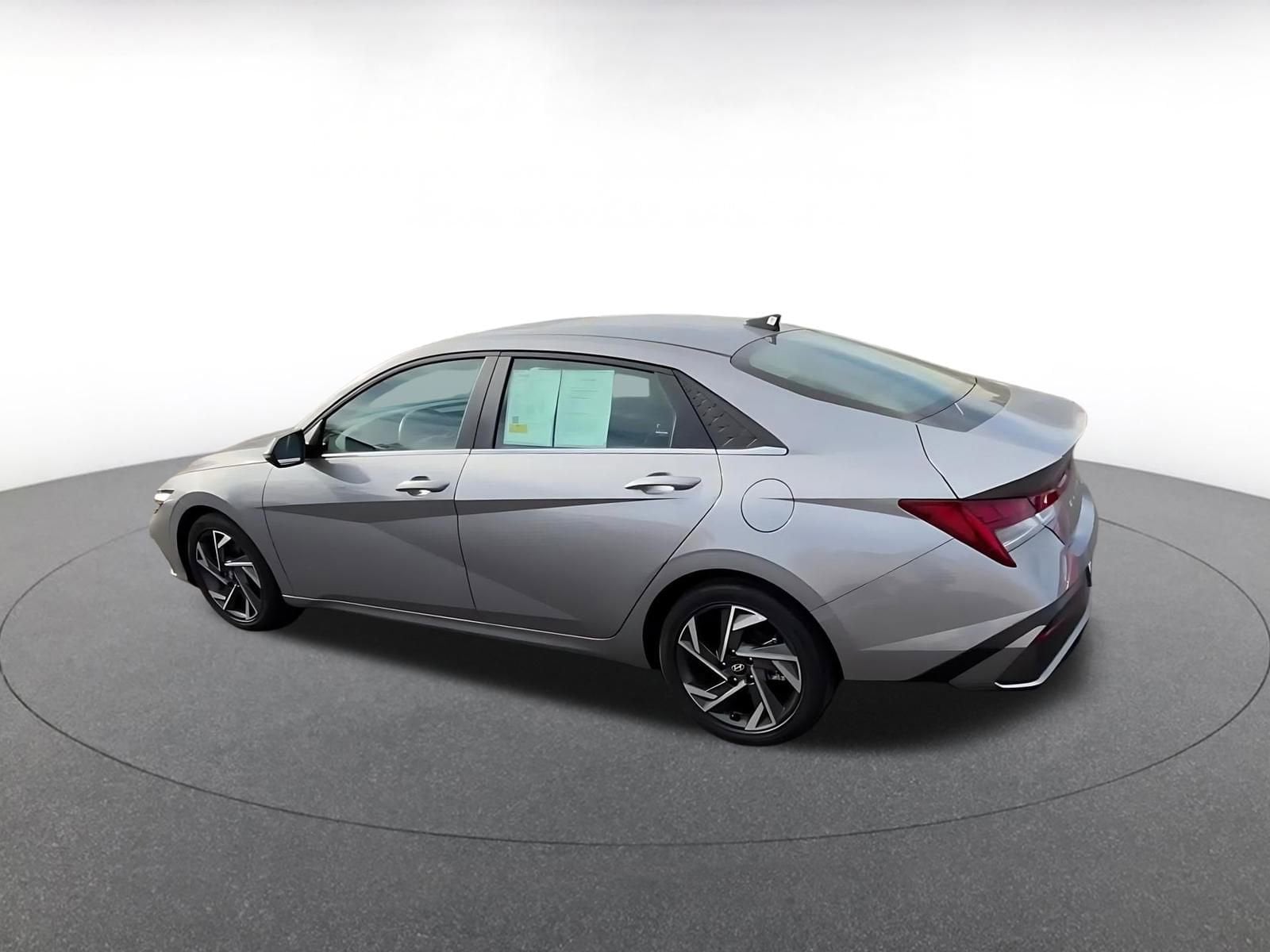 Thumbnail: 2025 Hyundai Elantra - 10