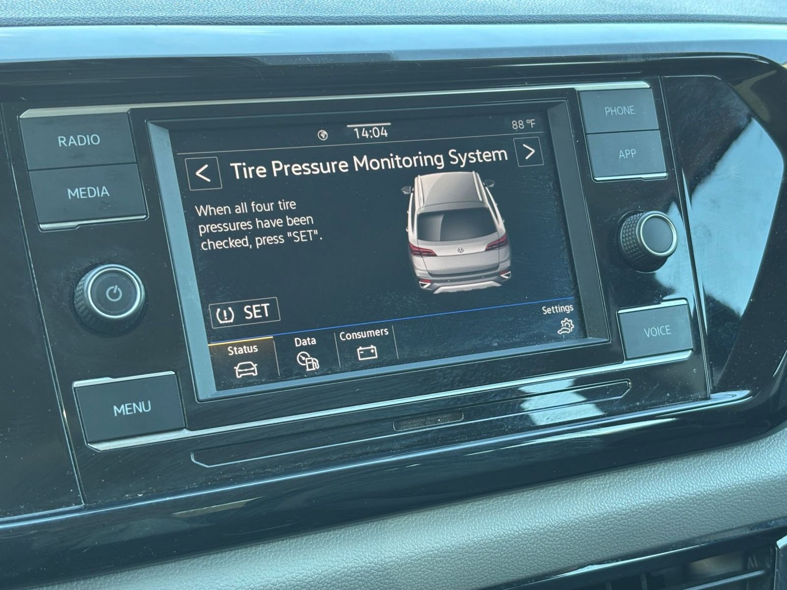 Thumbnail: 2023 Volkswagen Taos - 20