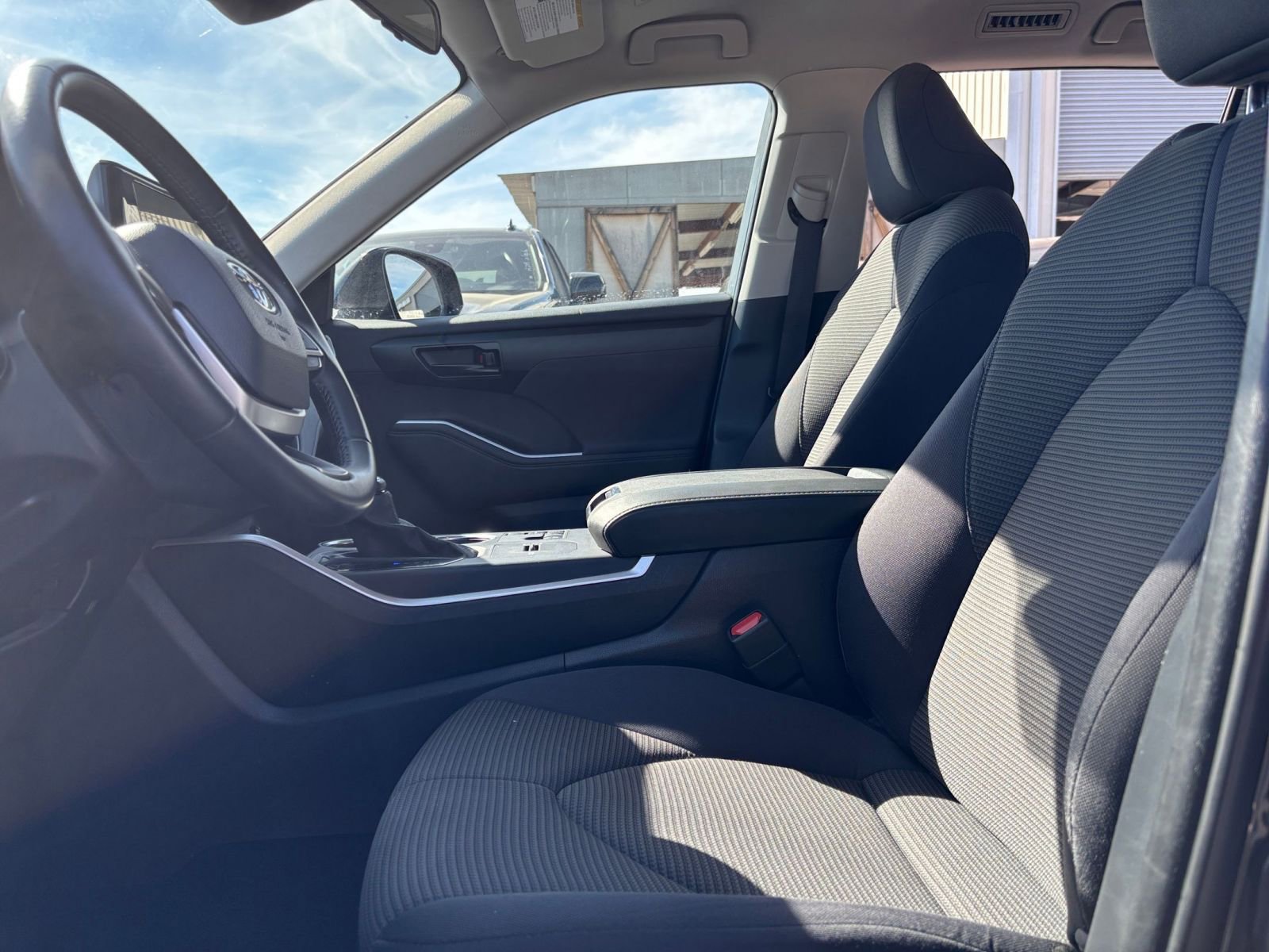 Thumbnail: 2025 Toyota Highlander - 28