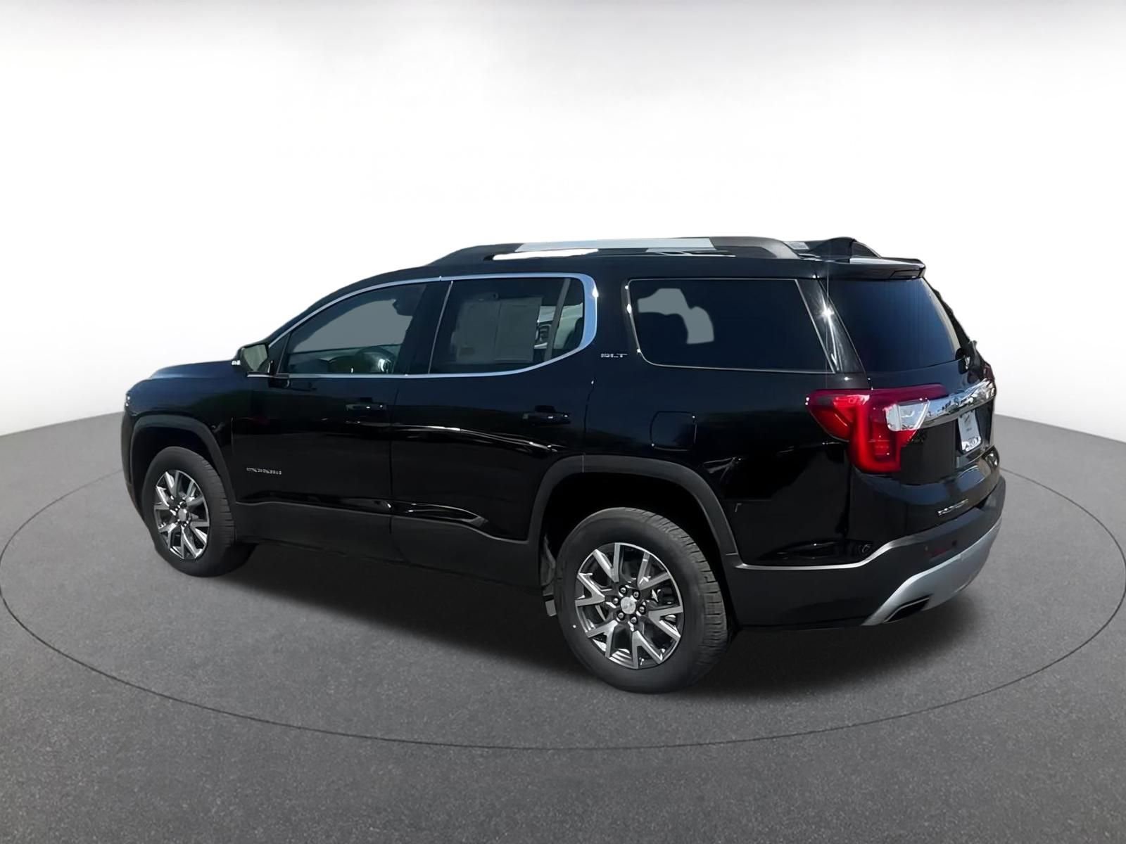 Thumbnail: 2023 GMC Acadia - 10