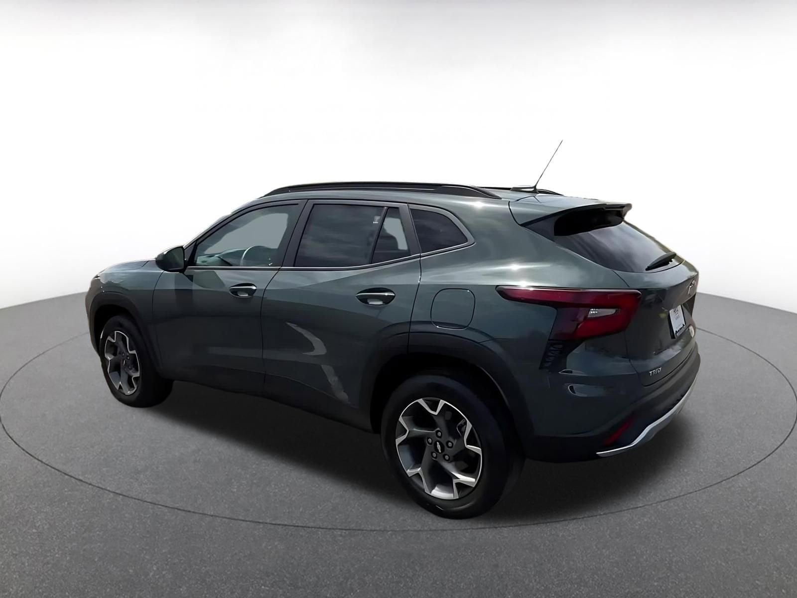 Thumbnail: 2025 Chevrolet Trax - 10