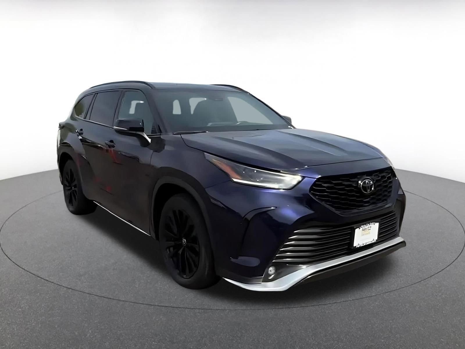 Thumbnail: 2024 Toyota Highlander - 3