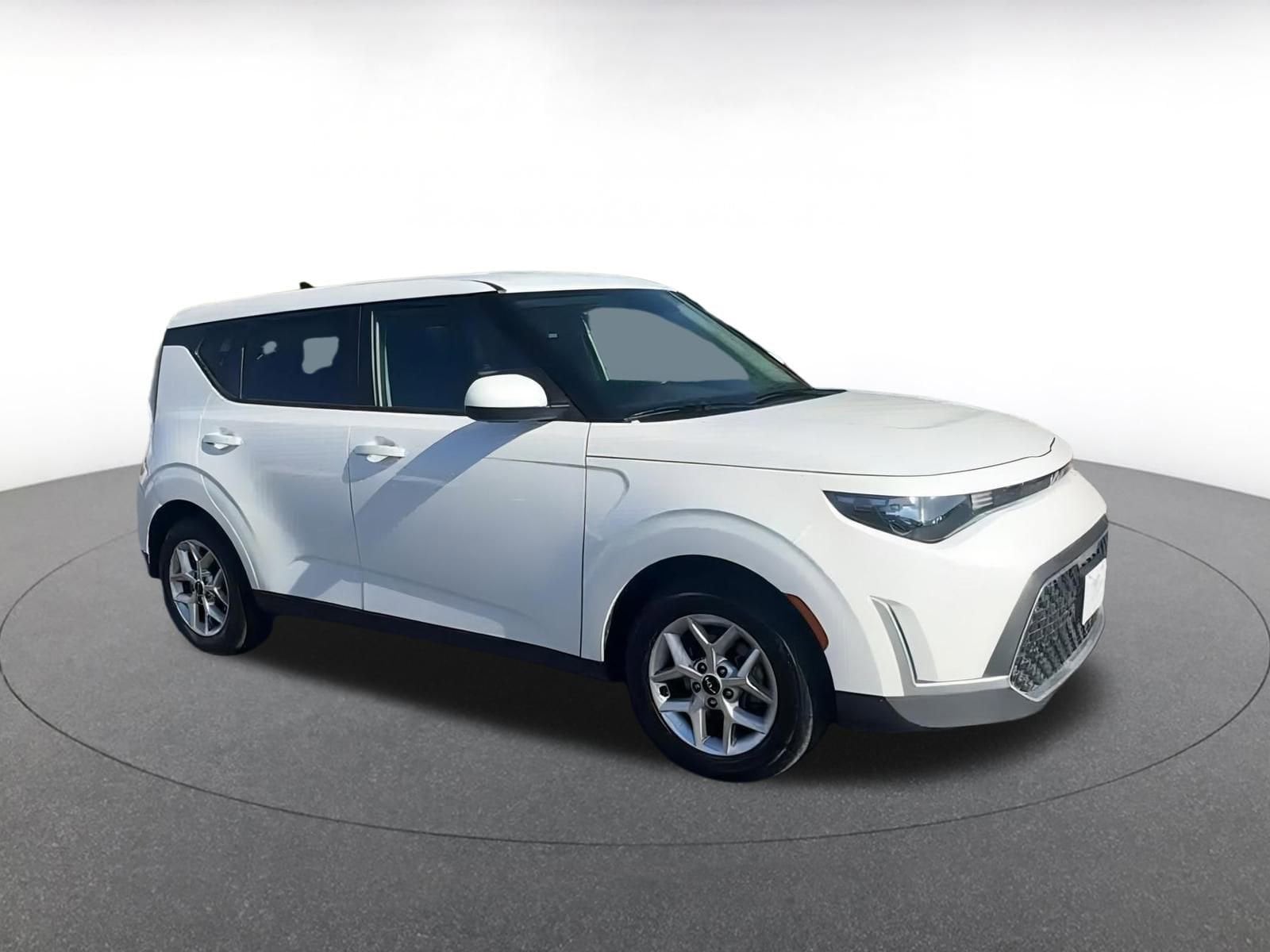 2024 Kia Soul LX 2