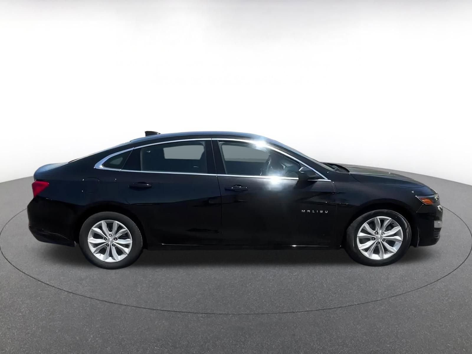 Thumbnail: 2023 Chevrolet Malibu - 16