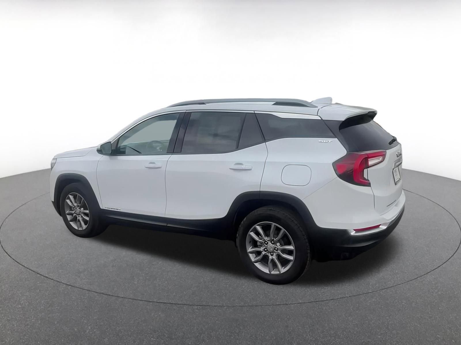 2024 GMC Terrain SLT 10