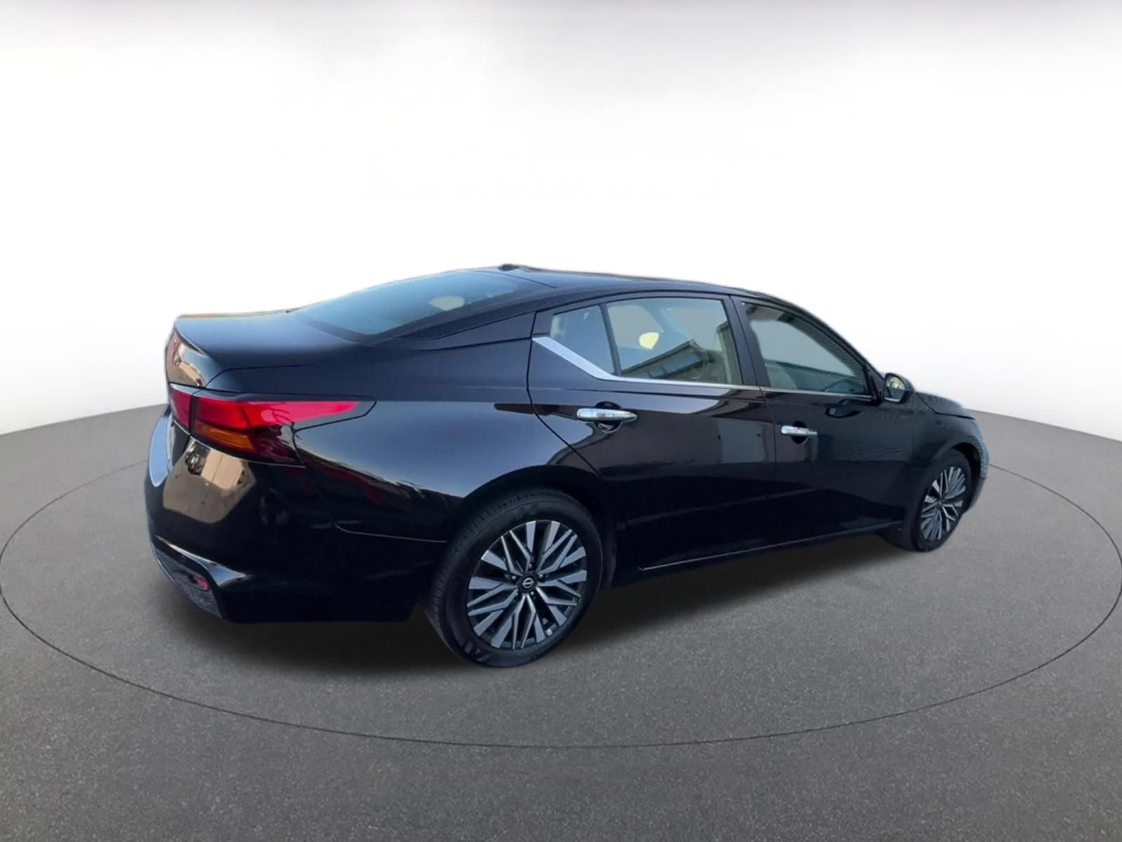 Thumbnail: 2025 Nissan Altima - 14