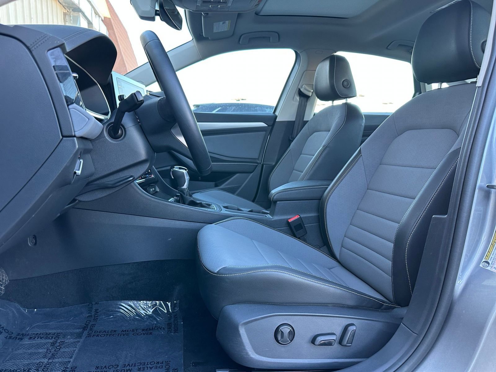 Thumbnail: 2025 Volkswagen Jetta - 27