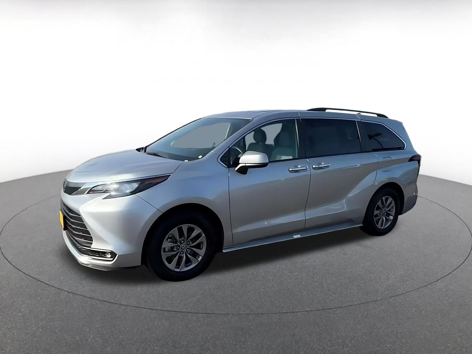 Thumbnail: 2025 Toyota Sienna - 7