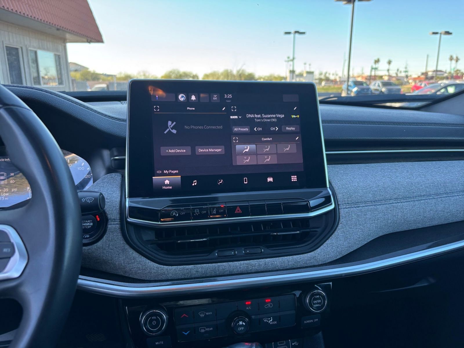 Thumbnail: 2023 Jeep Compass - 21