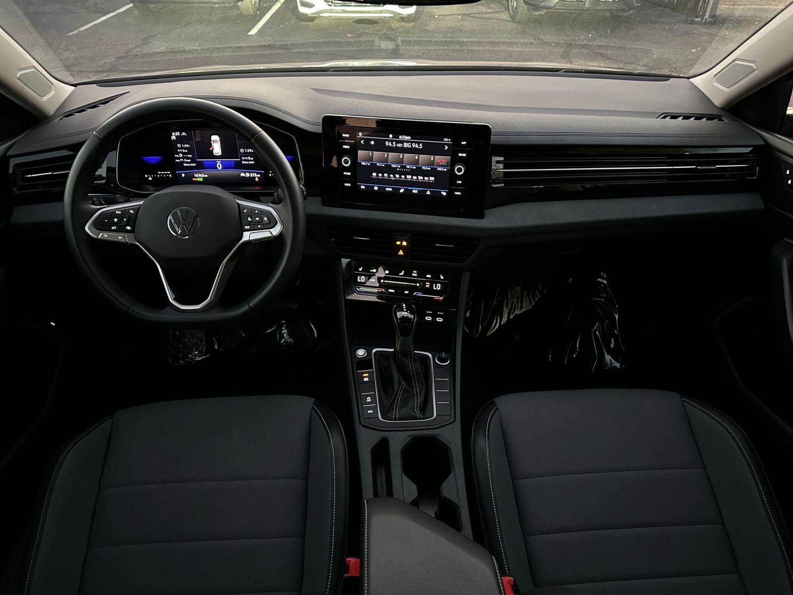 Thumbnail: 2025 Volkswagen Jetta - 33