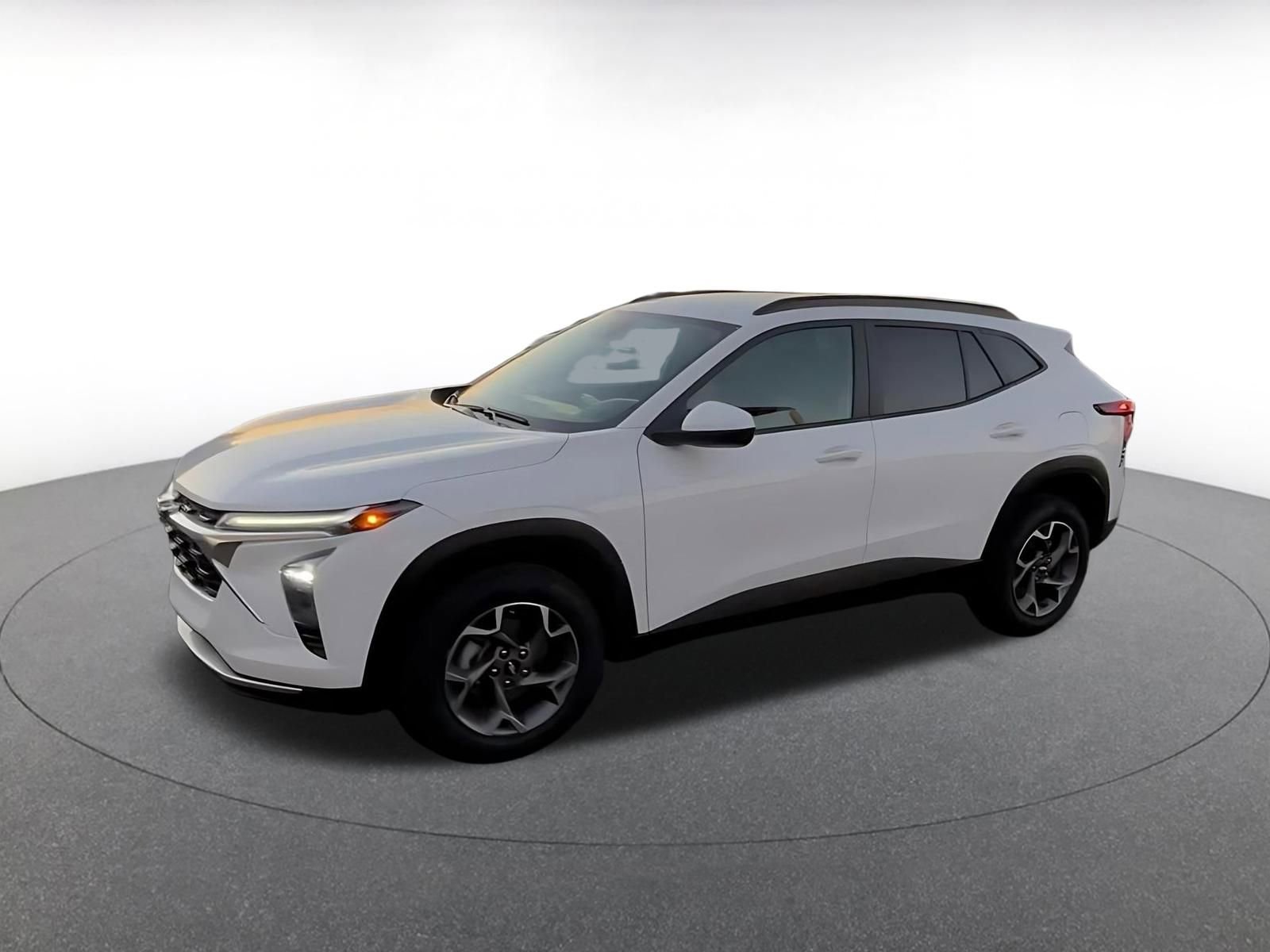 Thumbnail: 2025 Chevrolet Trax - 8