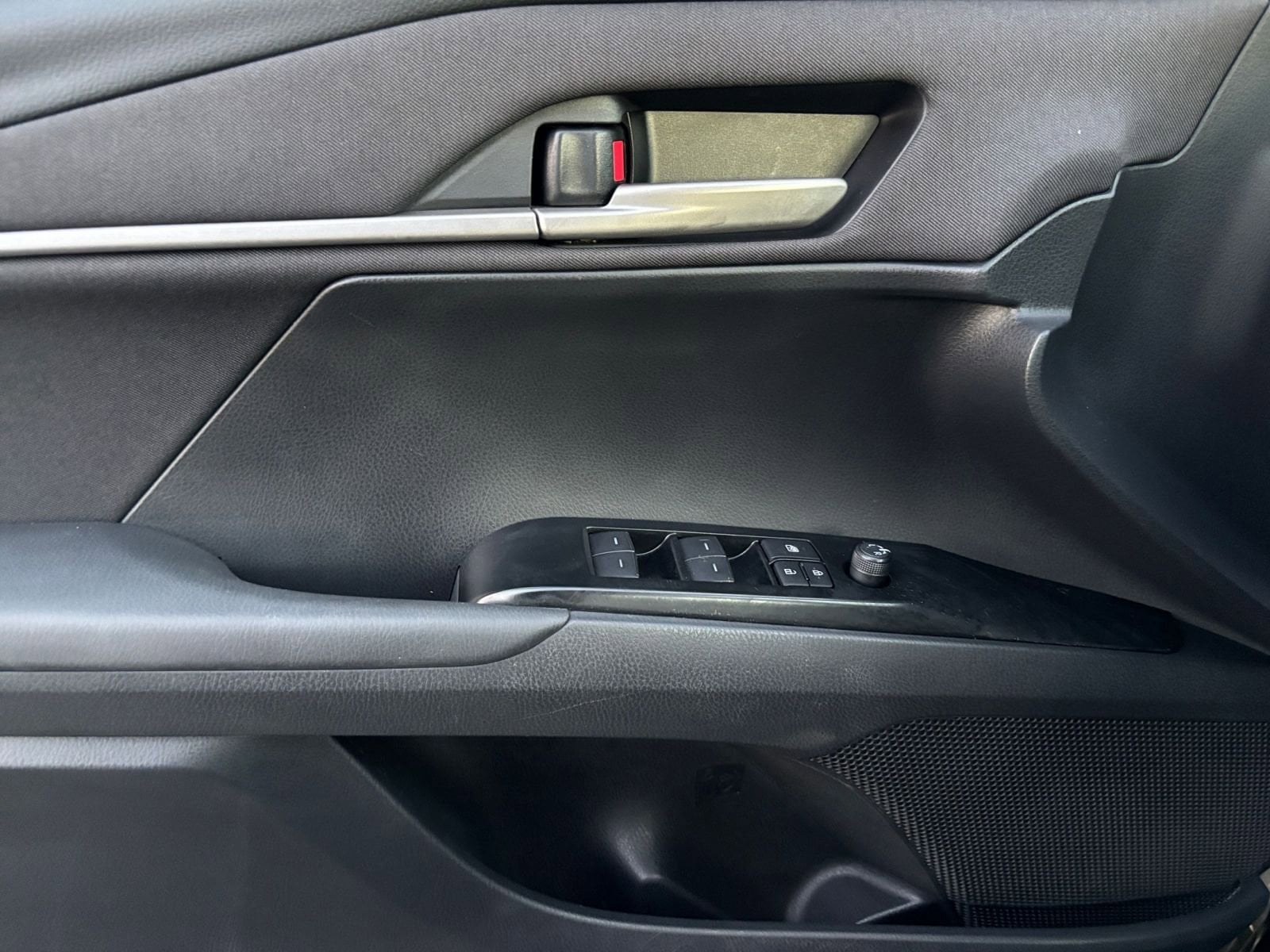 Thumbnail: 2025 Toyota Camry - 20