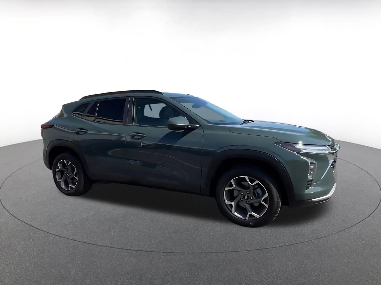 Thumbnail: 2025 Chevrolet Trax - 2