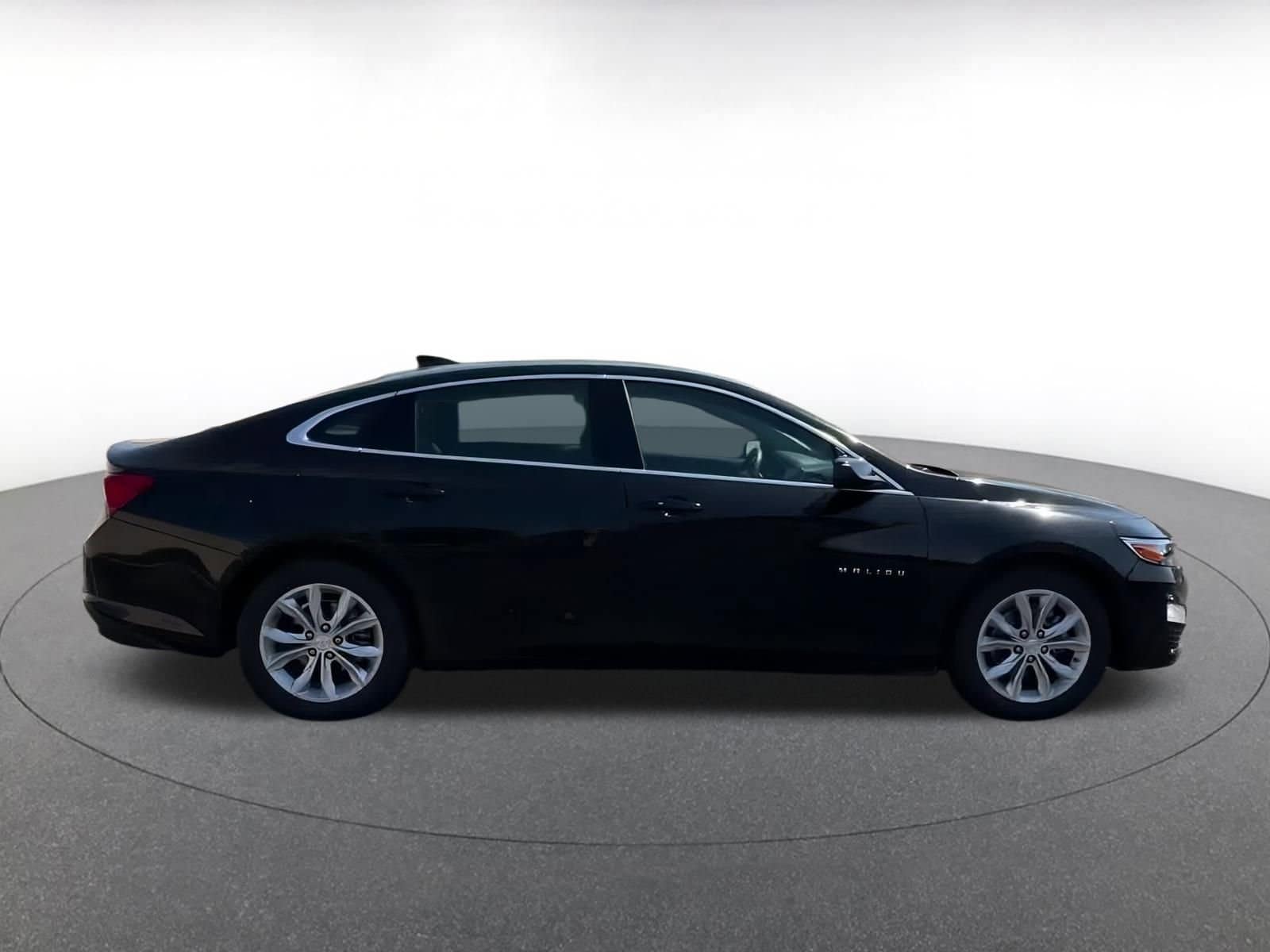 Thumbnail: 2023 Chevrolet Malibu - 16