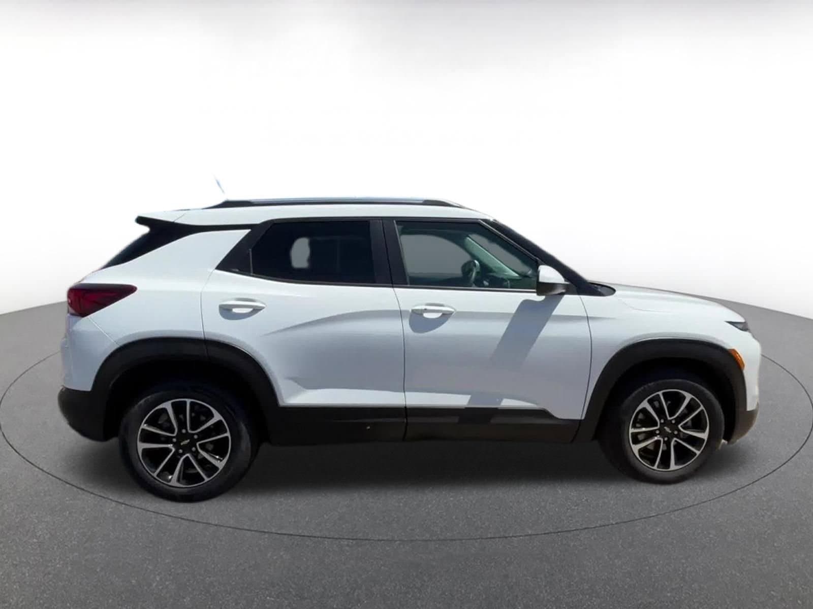 Thumbnail: 2025 Chevrolet TrailBlazer - 16