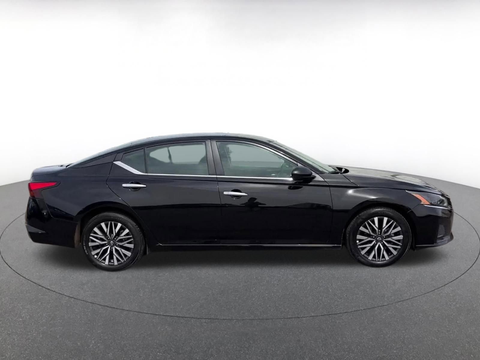 Thumbnail: 2025 Nissan Altima - 16