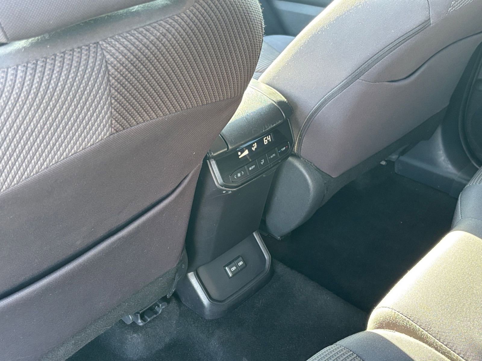 Thumbnail: 2025 Toyota Highlander - 24