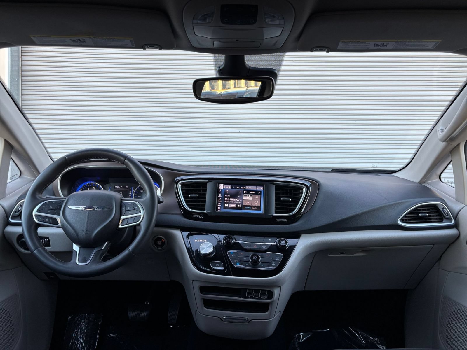 Thumbnail: 2023 Chrysler Voyager - 35
