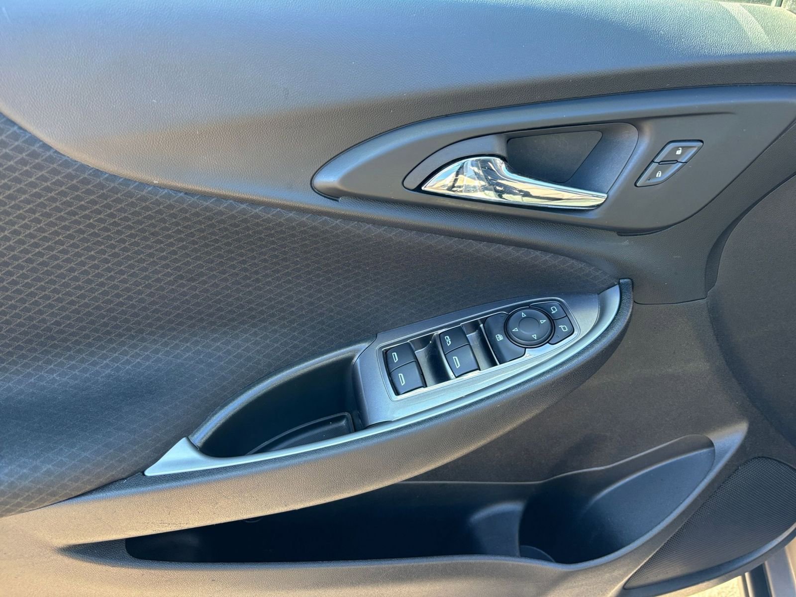 Thumbnail: 2023 Chevrolet Malibu - 20