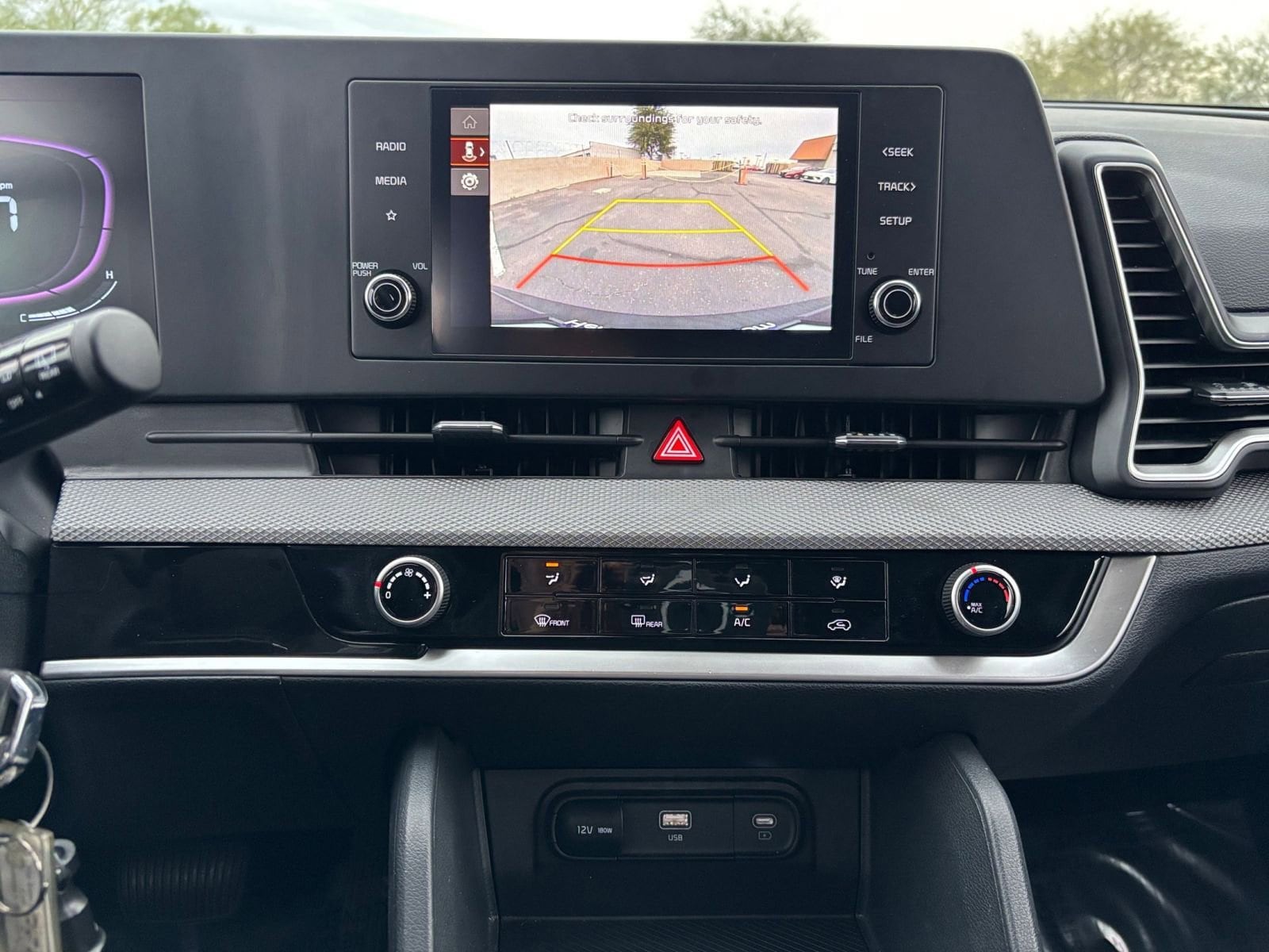 Thumbnail: 2025 Kia Sportage - 18