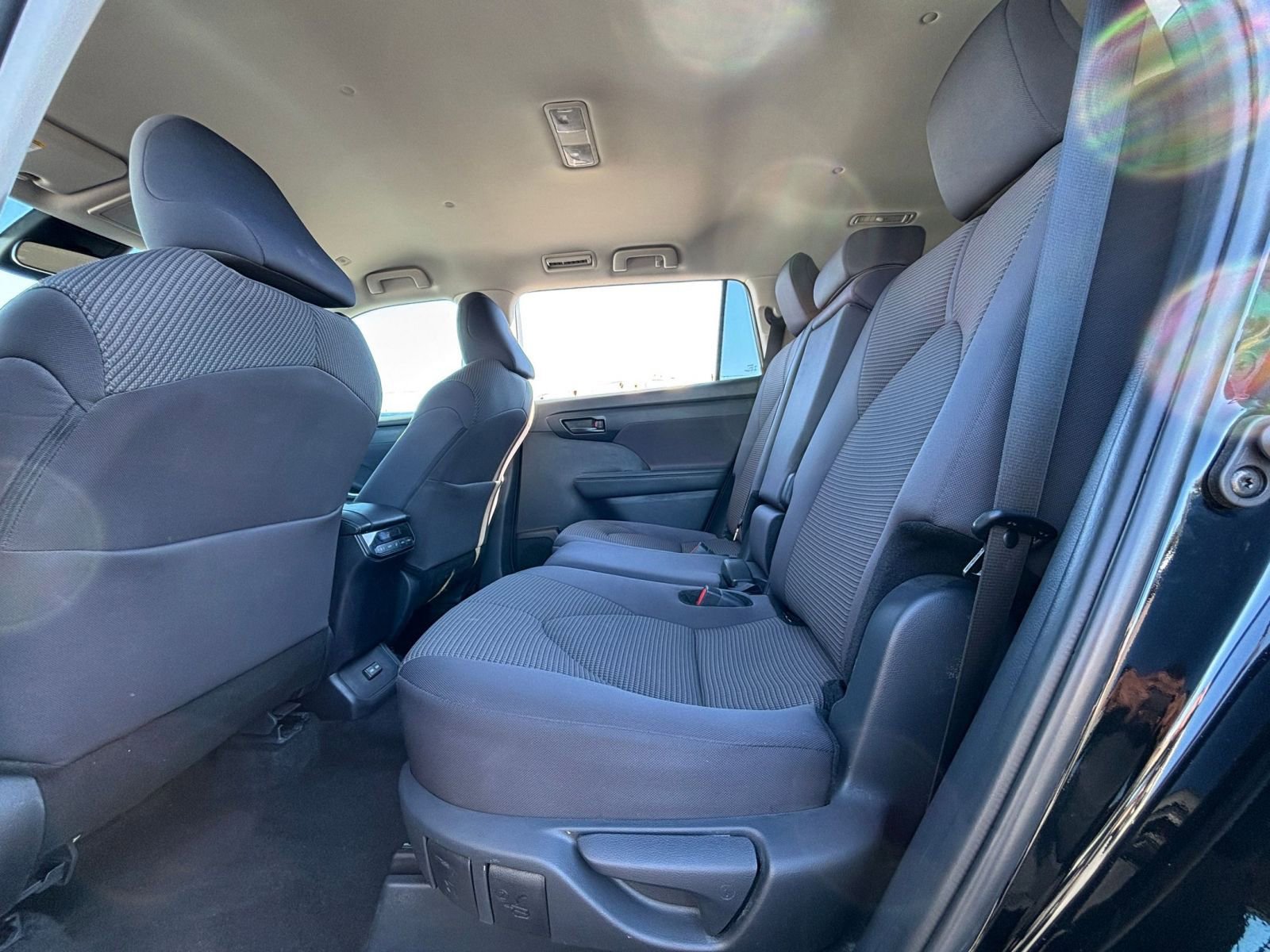 Thumbnail: 2025 Toyota Highlander - 27