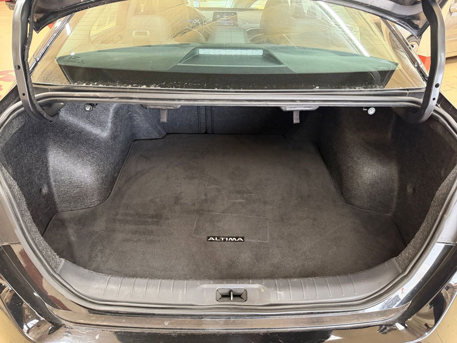 Thumbnail: 2025 Nissan Altima - 31