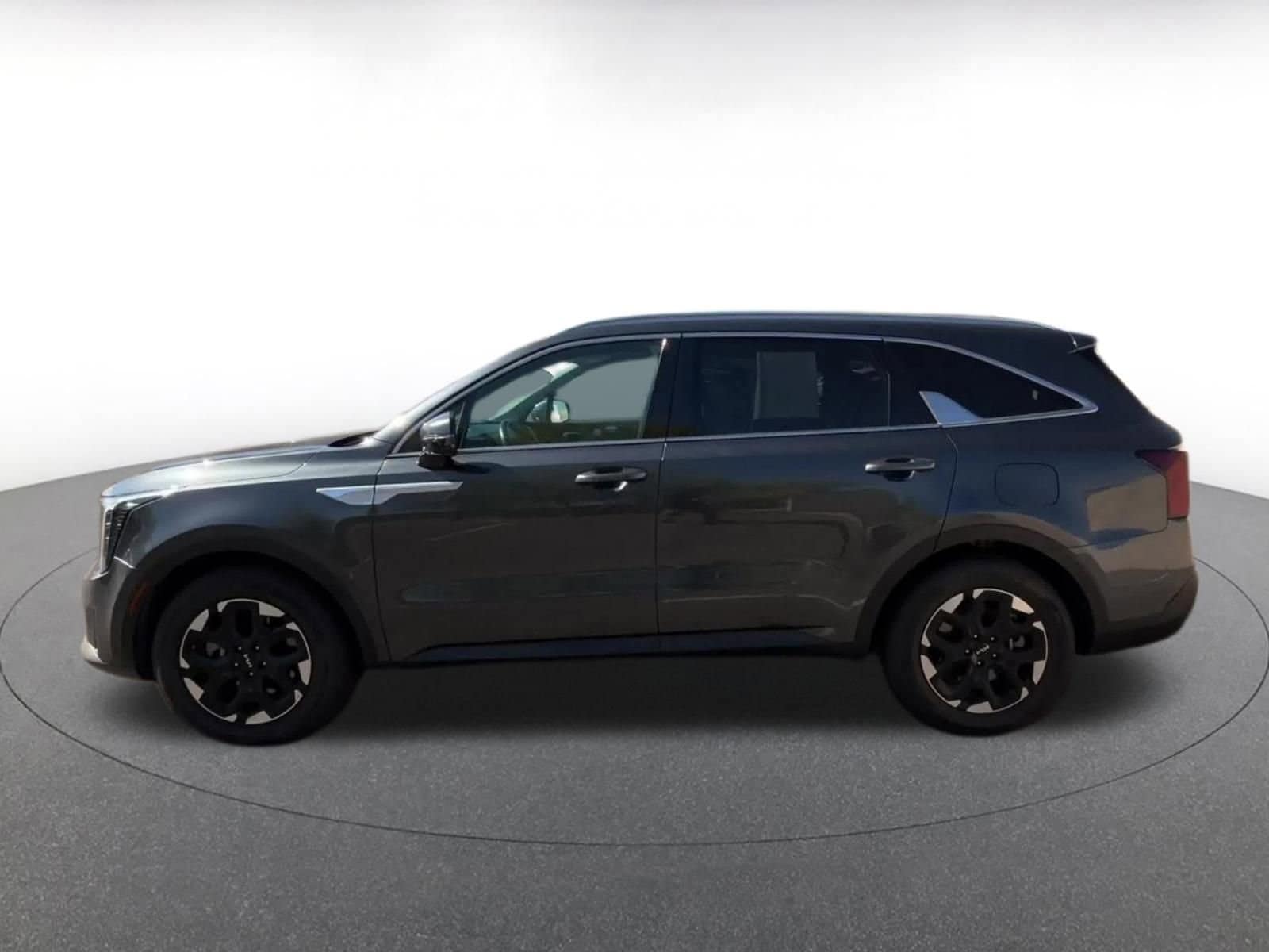 Thumbnail: 2024 Kia Sorento - 9
