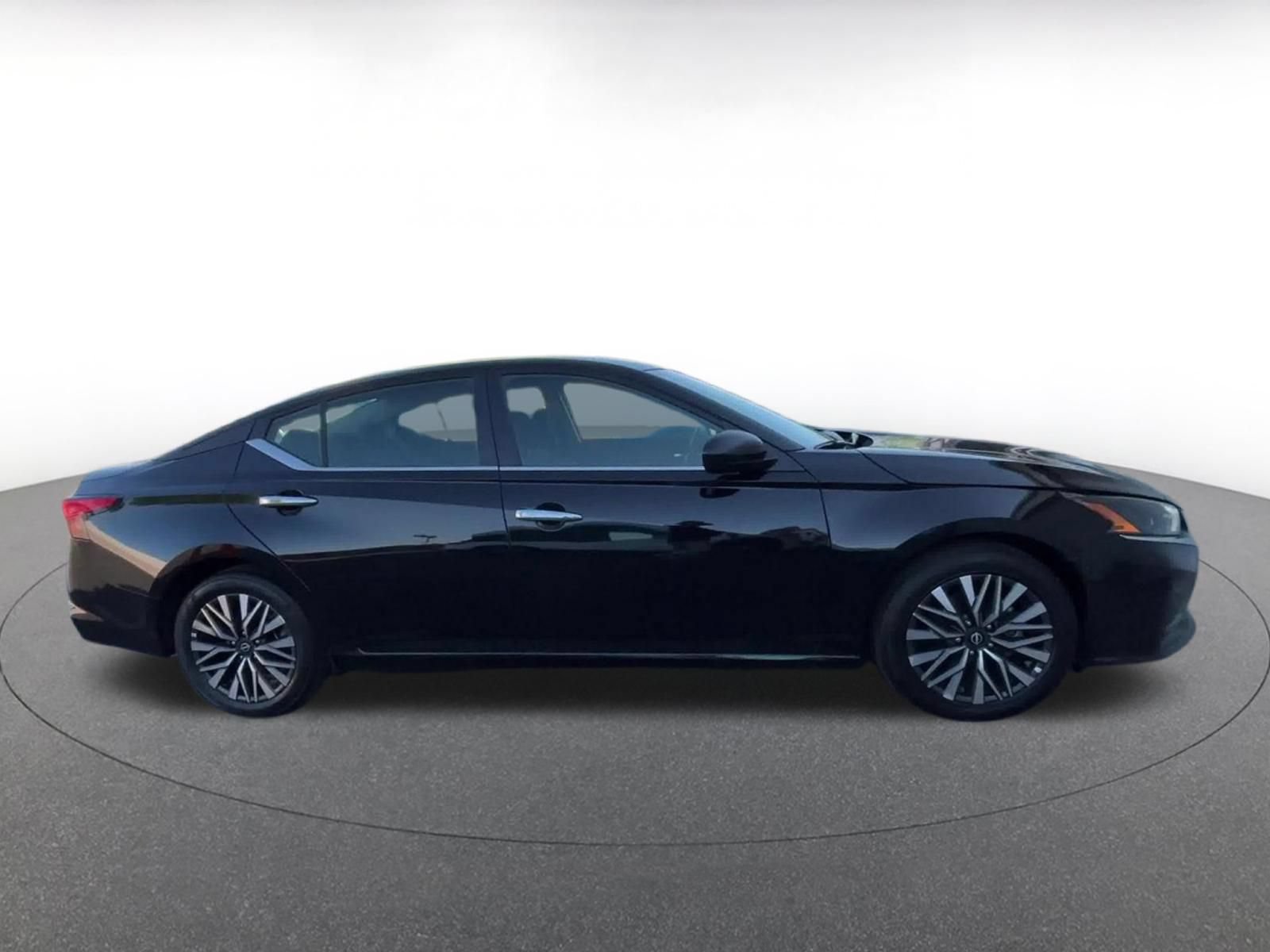 Thumbnail: 2025 Nissan Altima - 15