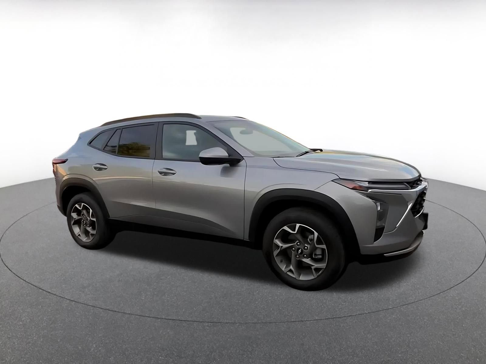 Thumbnail: 2025 Chevrolet Trax - 2