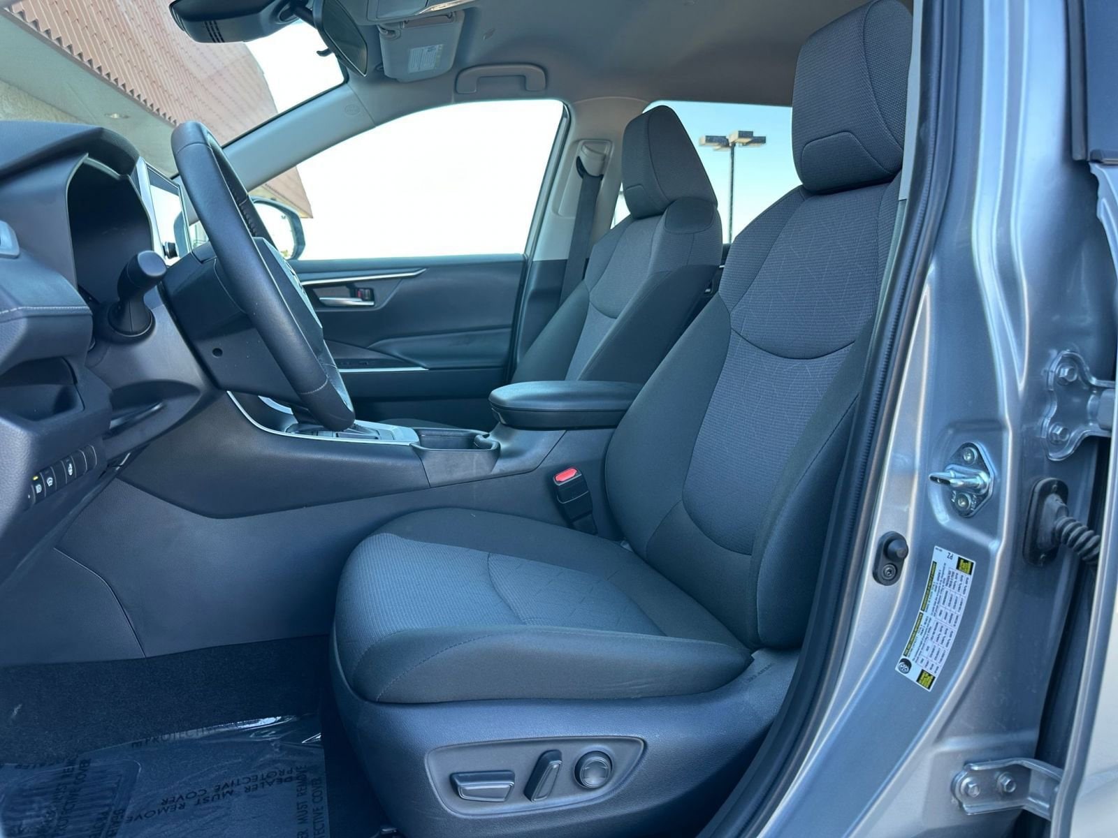 Thumbnail: 2025 Toyota RAV4 - 27