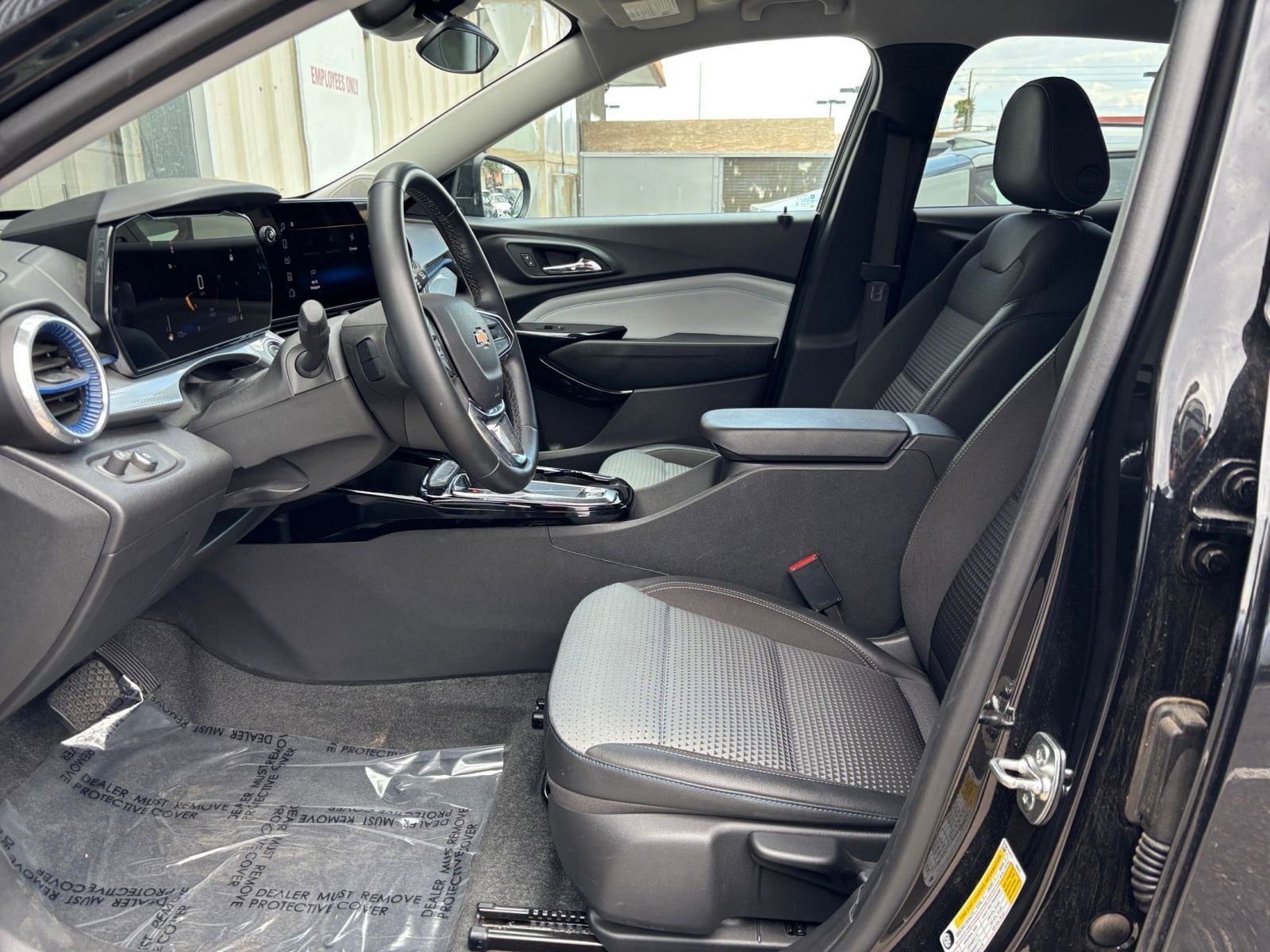 Thumbnail: 2025 Chevrolet Trax - 25