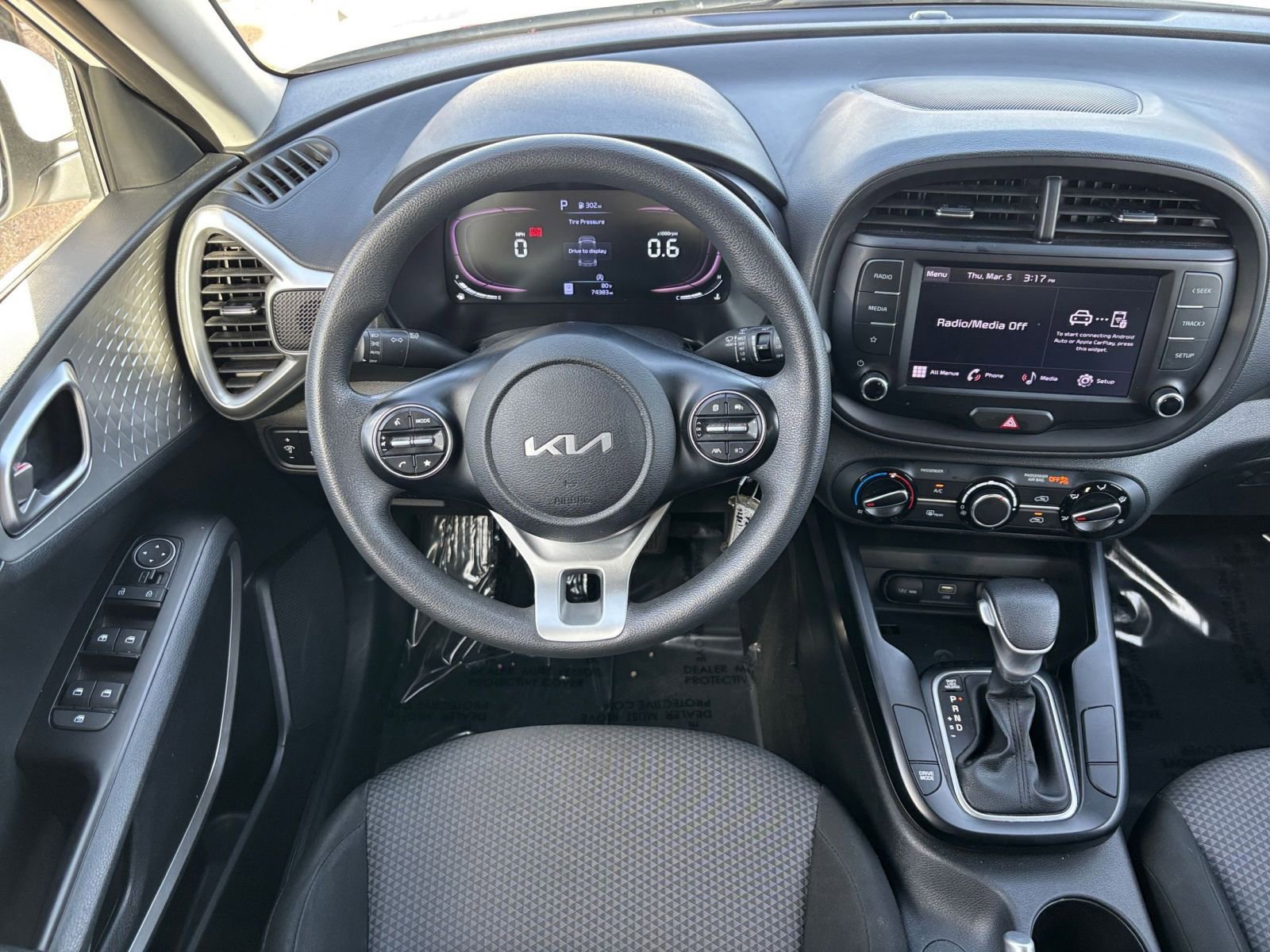 Thumbnail: 2023 Kia Soul - 32