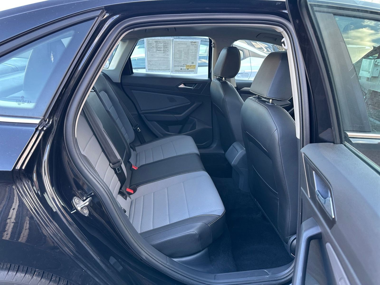 Thumbnail: 2025 Volkswagen Jetta - 25