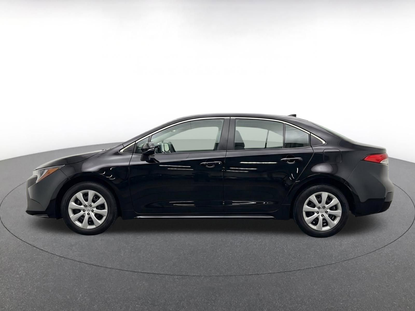 Thumbnail: 2025 Toyota Corolla - 4