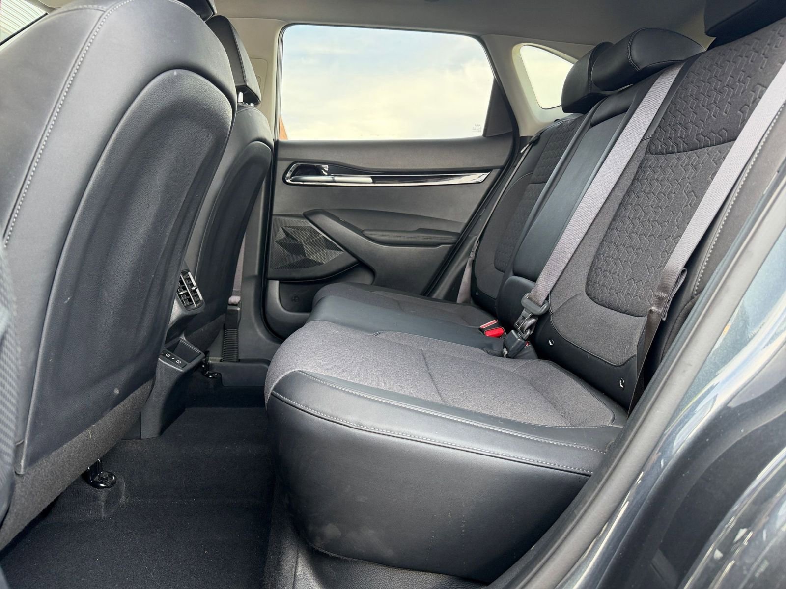 Thumbnail: 2025 Kia Seltos - 27