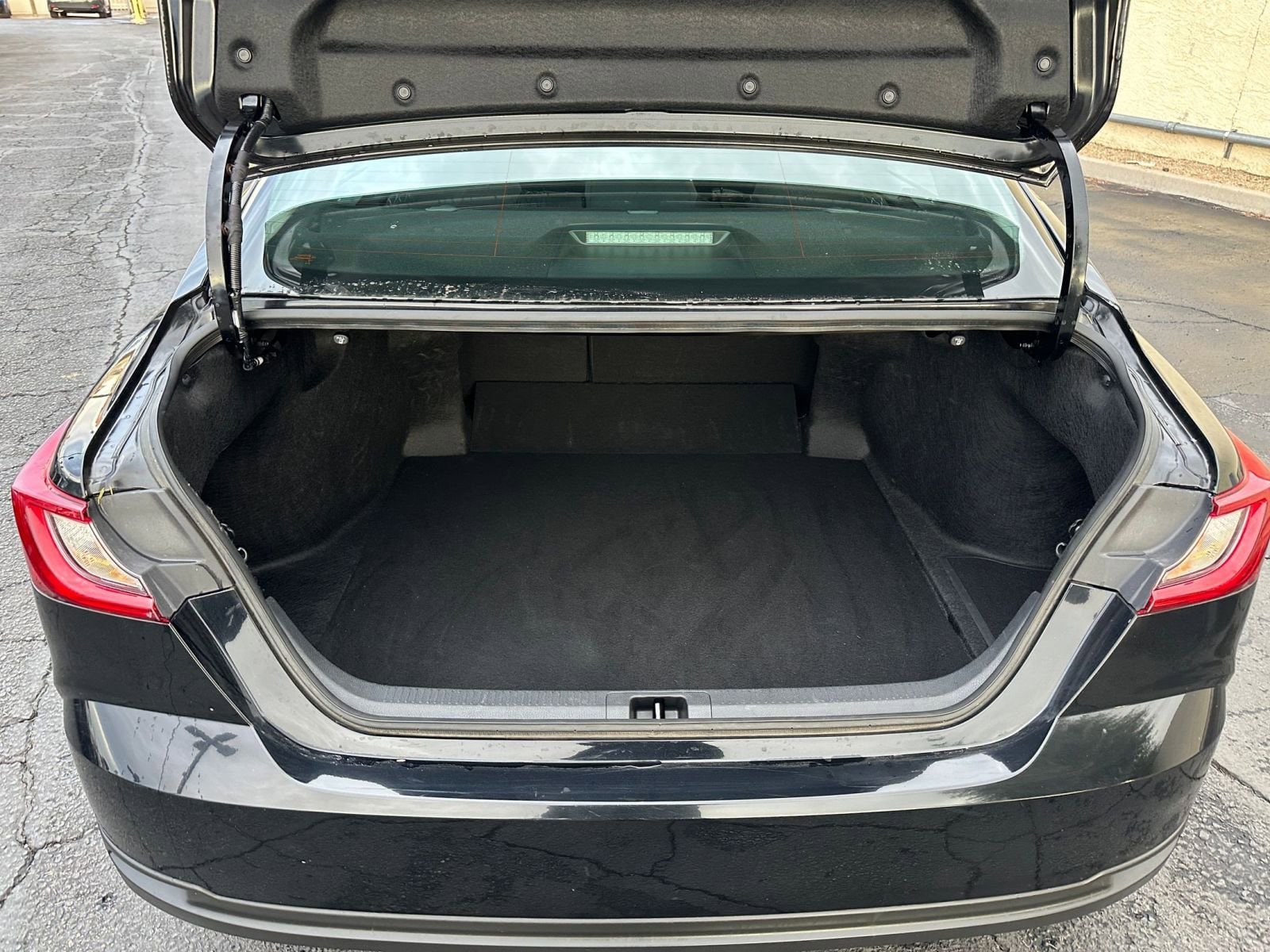 Thumbnail: 2025 Toyota Camry - 30