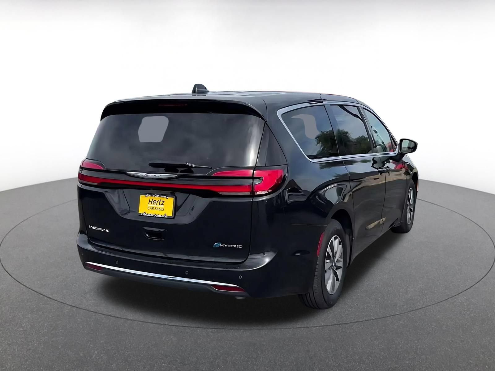 Thumbnail: 2023 Chrysler Pacifica - 14