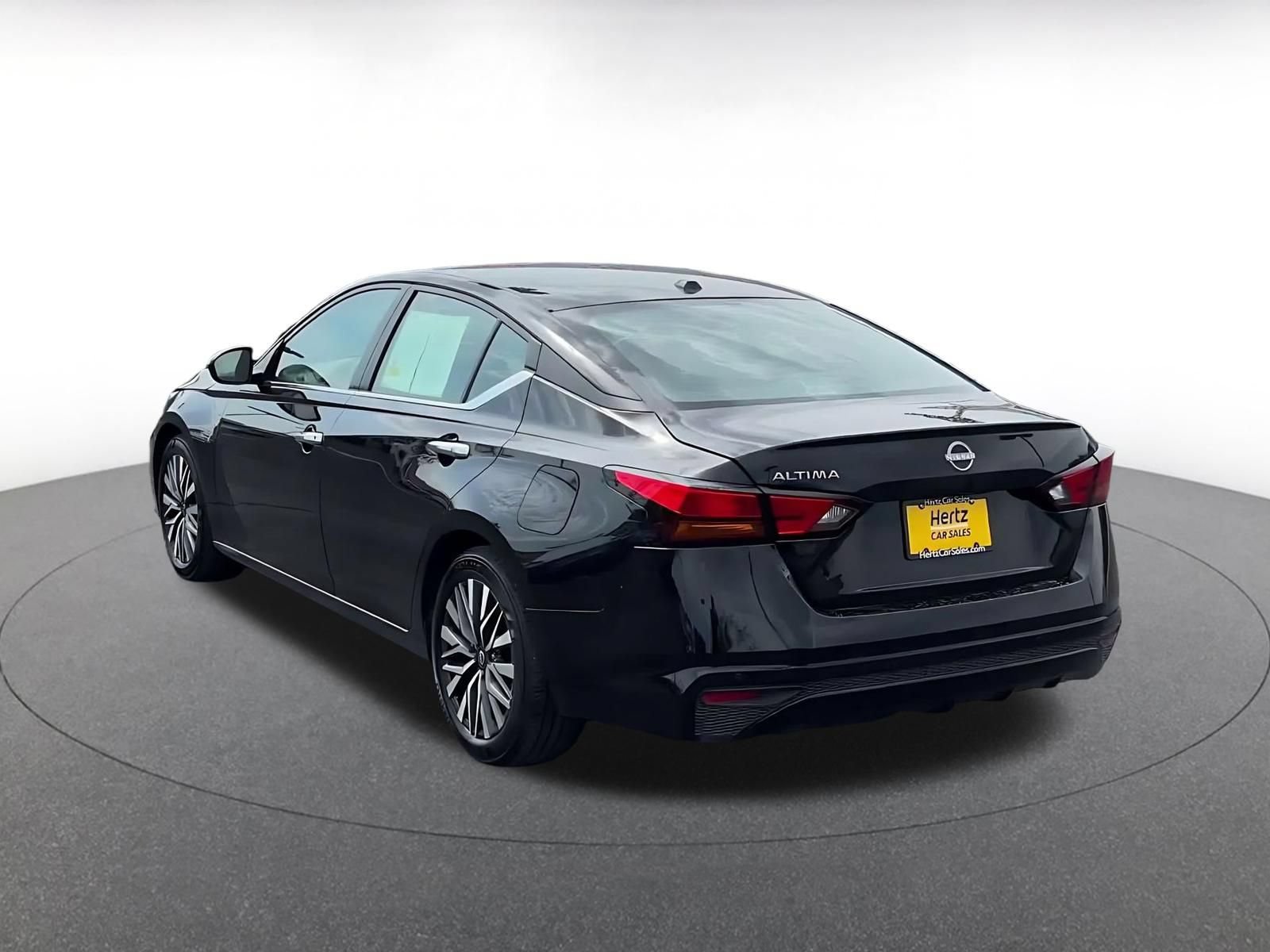 Thumbnail: 2025 Nissan Altima - 9