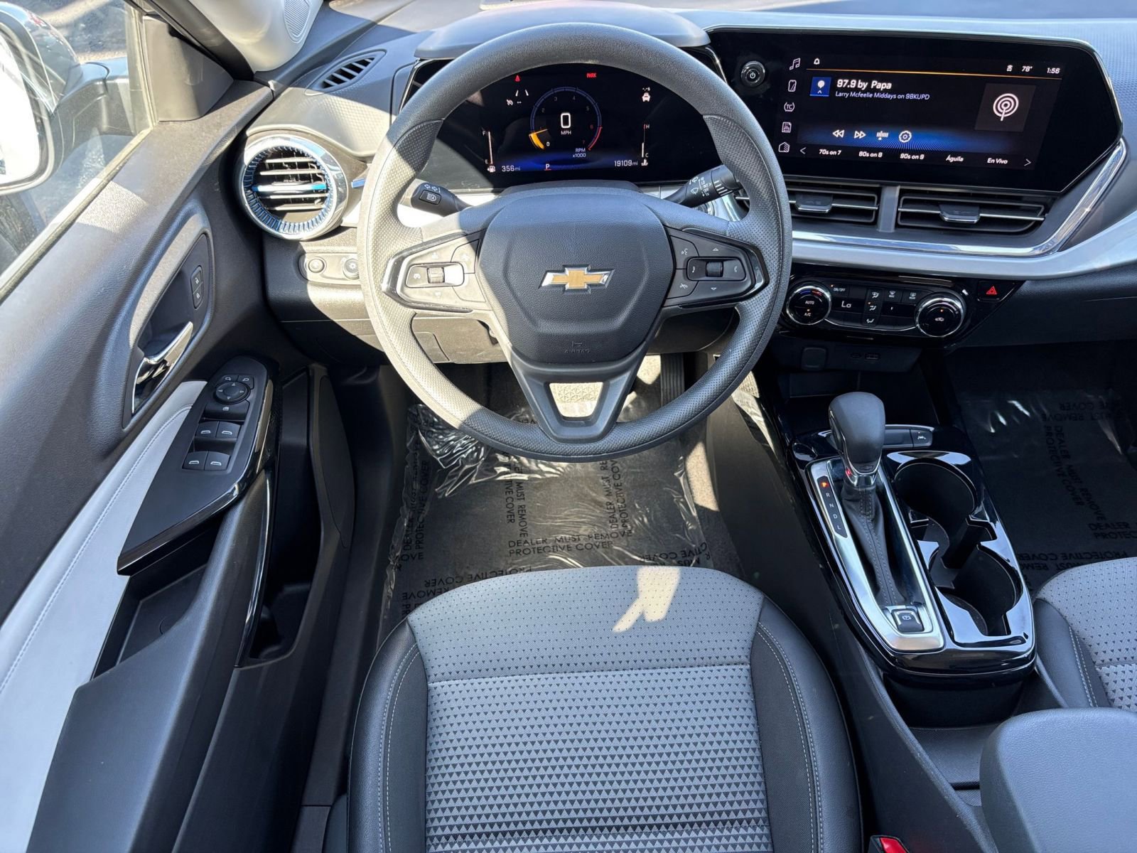 Thumbnail: 2025 Chevrolet Trax - 33