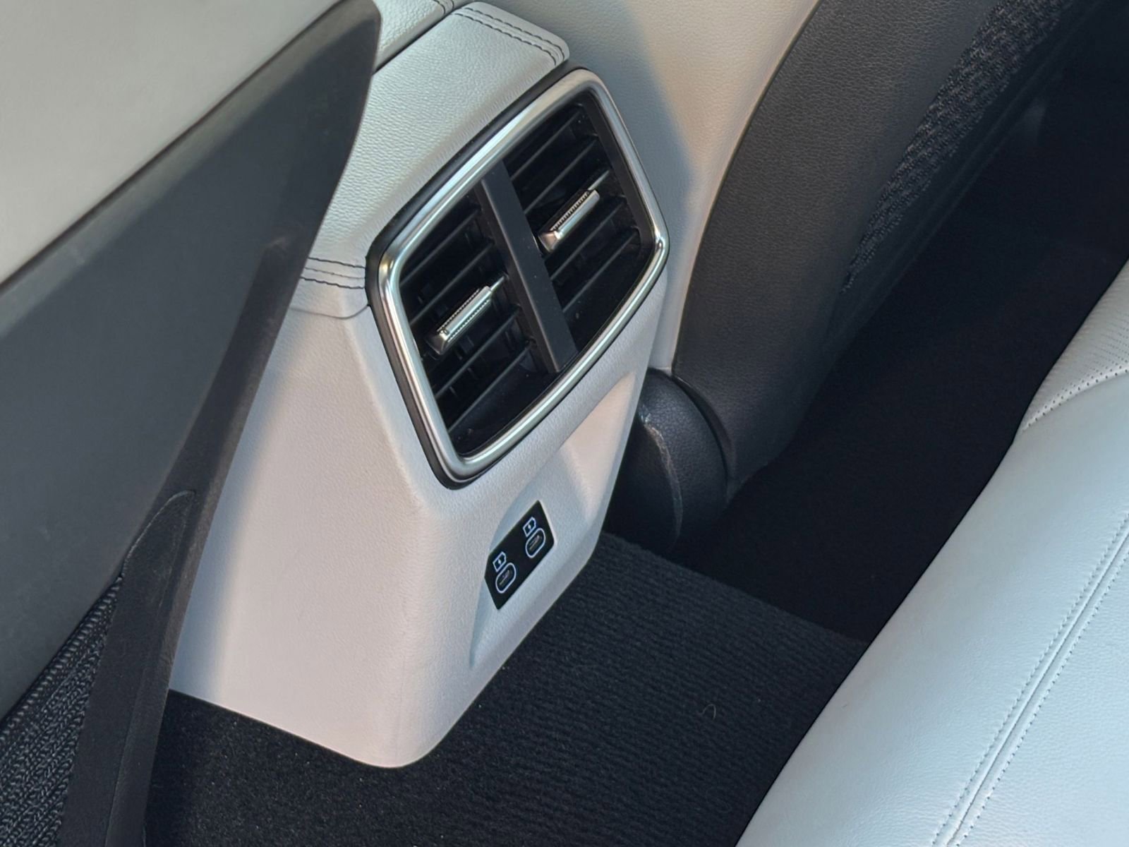 Thumbnail: 2025 Genesis G70 - 24