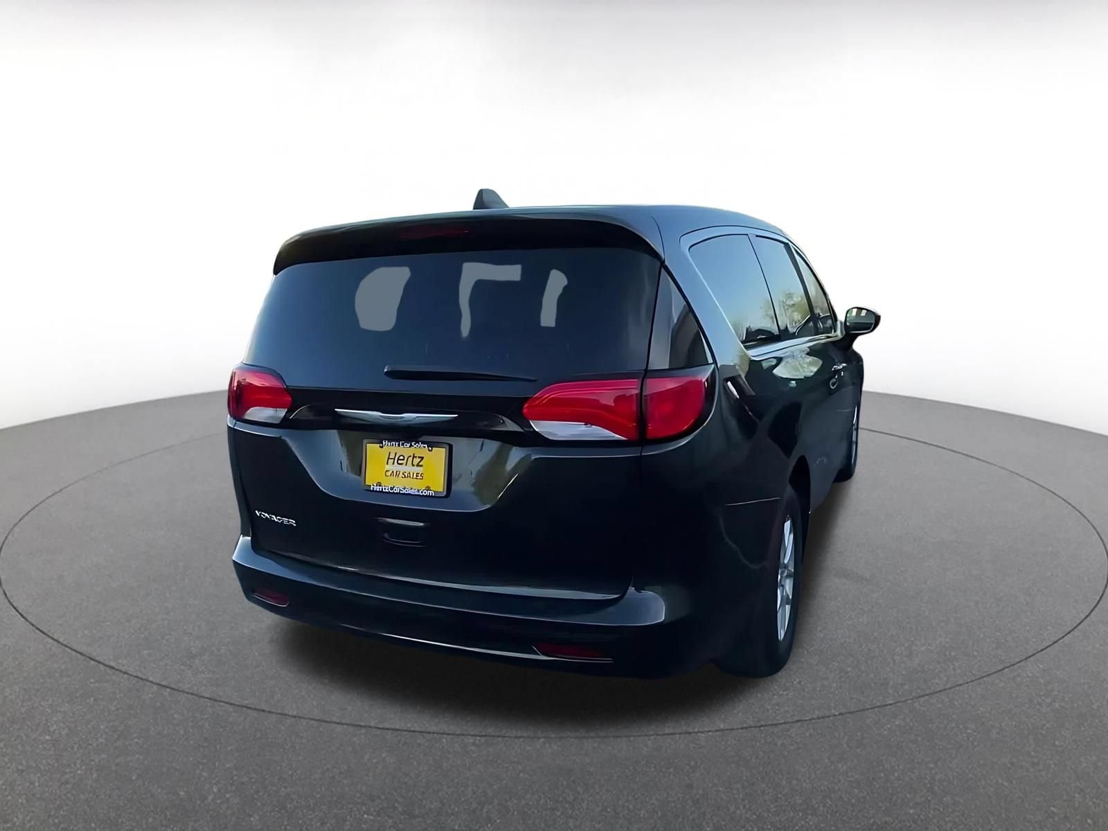 Thumbnail: 2023 Chrysler Voyager - 13