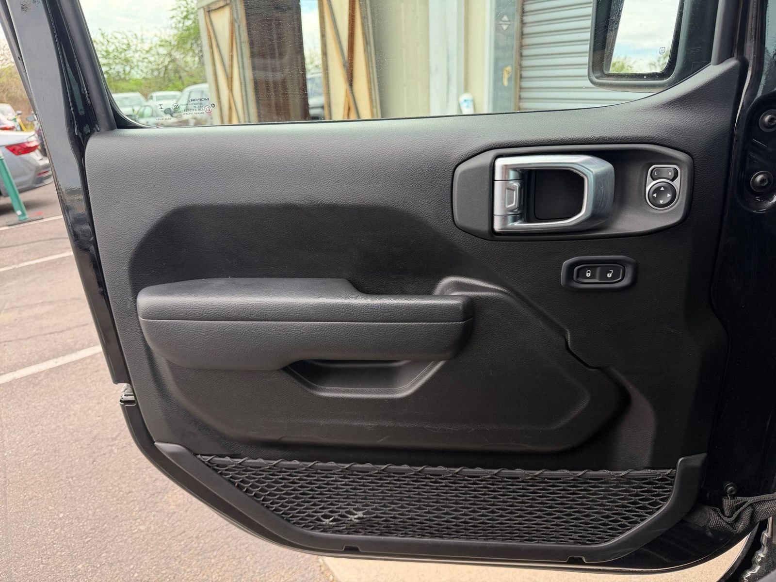 Thumbnail: 2025 Jeep Wrangler - 18