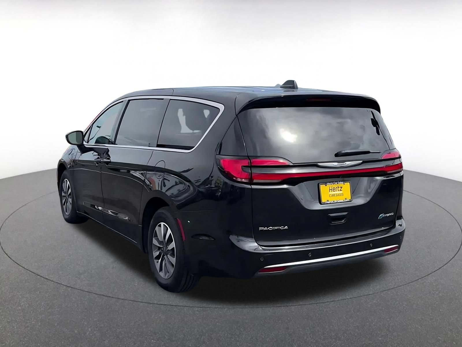 Thumbnail: 2023 Chrysler Pacifica - 11
