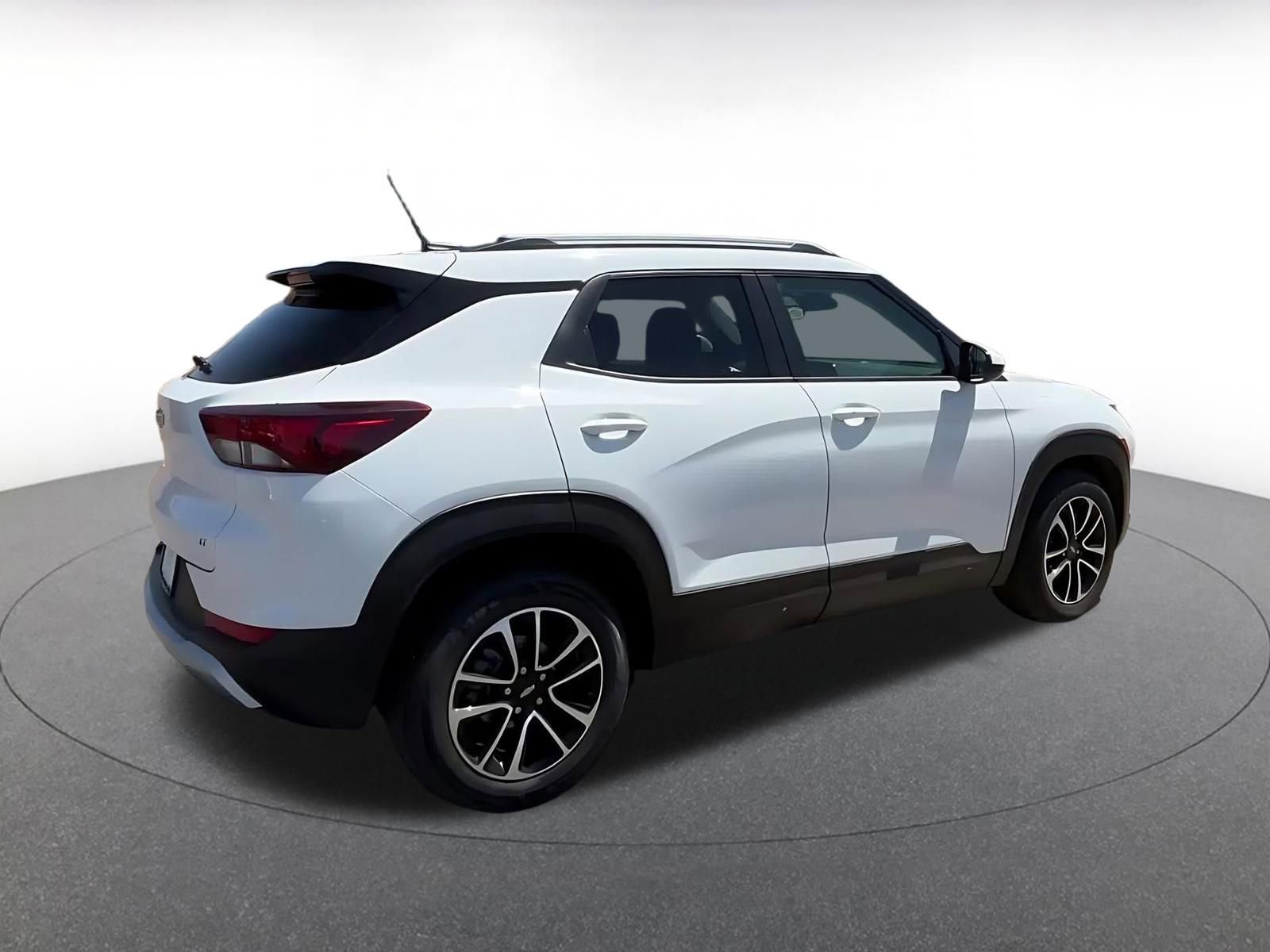 Thumbnail: 2025 Chevrolet TrailBlazer - 15